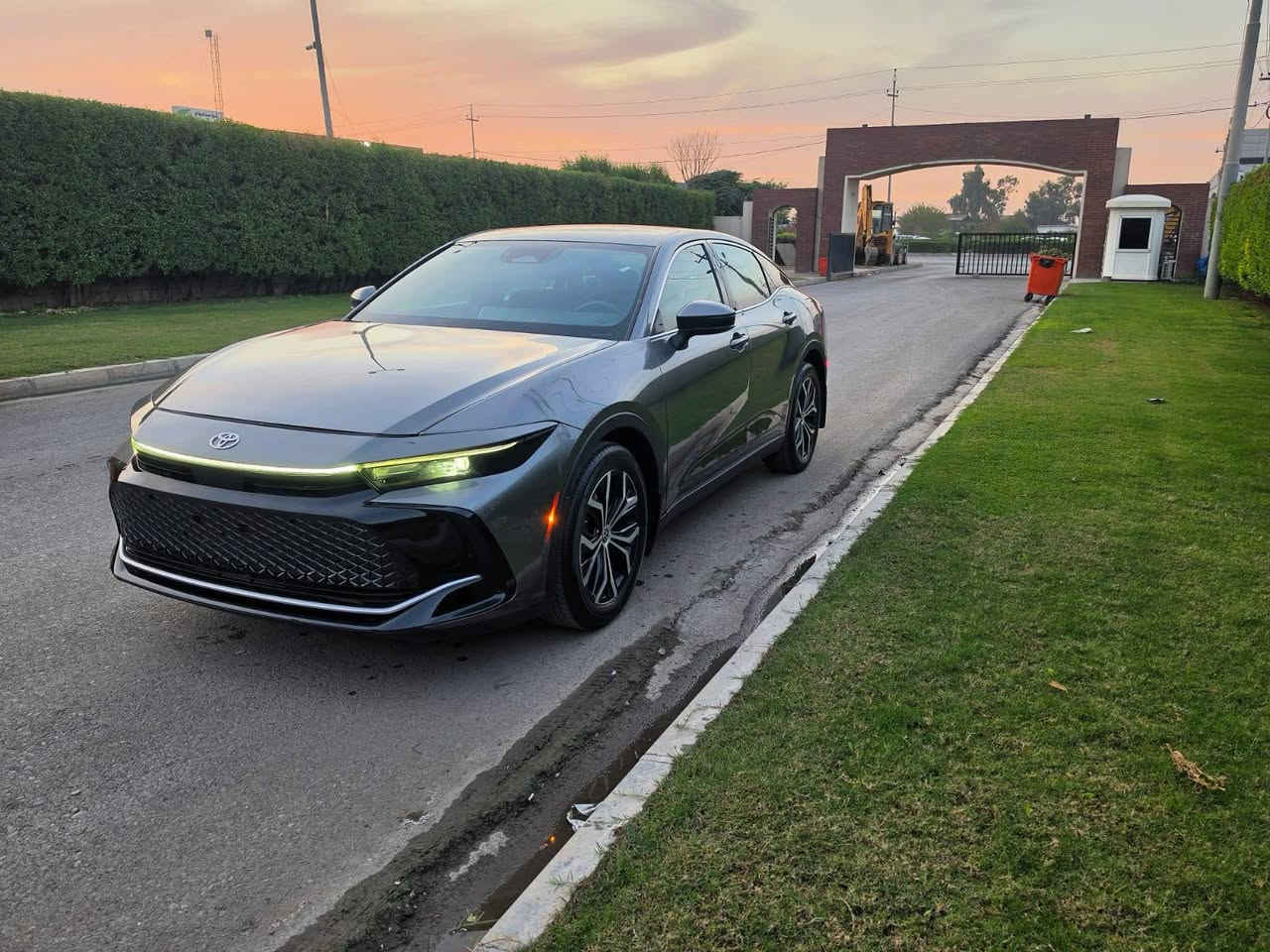 كراون XLE • ٢٠٢٤ • هايبرد