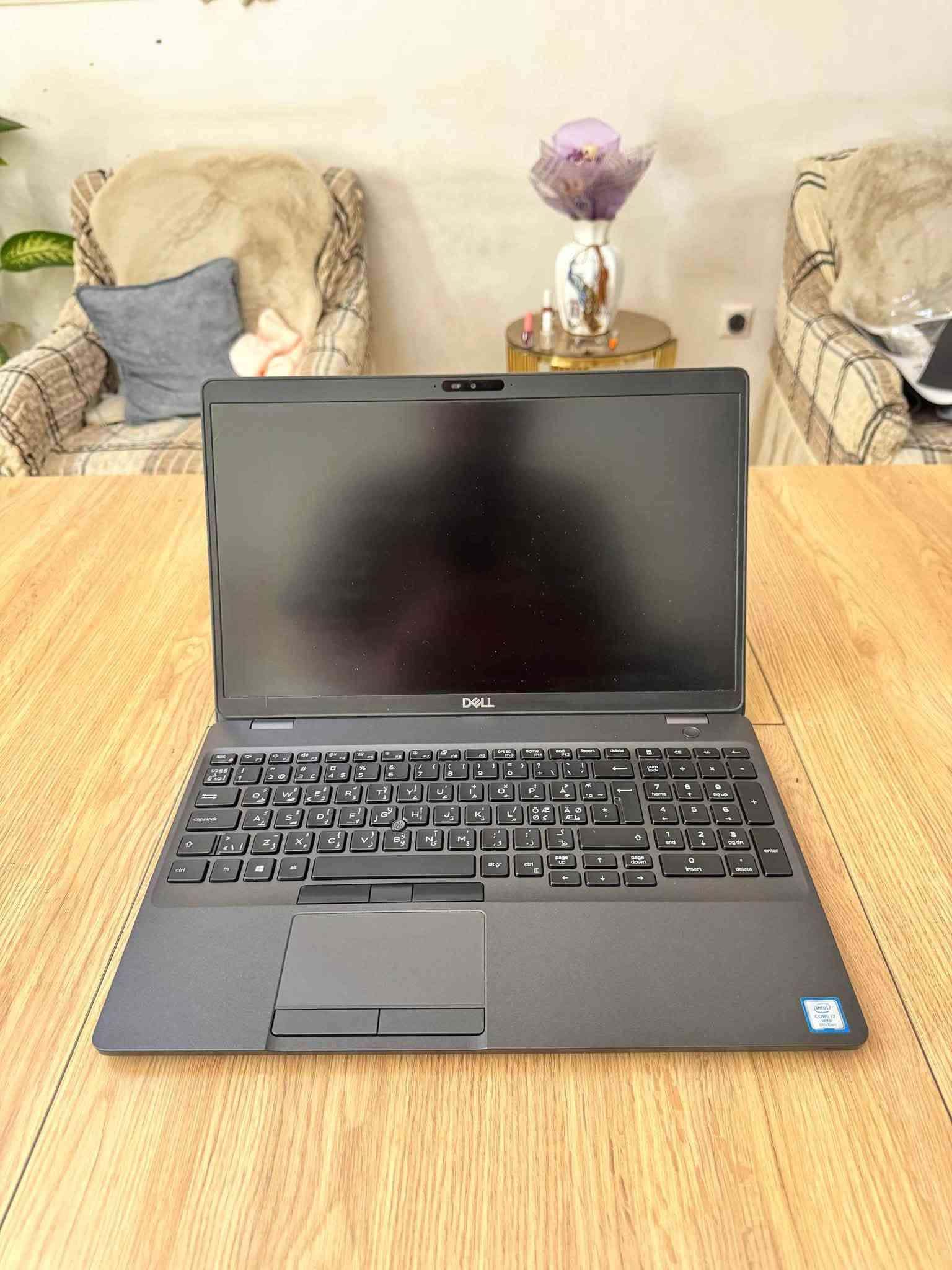 لابتوب للبيع توصيل موجود
DELL PRECISION 3540 ورك ستيشن فول مواصفات نضافة  للبرامج الهندسية والتصميم والالعاب 100% 
 المعالج كور اي سفن جيل ثامن 
رام 8 ddr4قابل للتطوير الى 32 كيكا 
هارد ssd nvme m.2 سريع جدا 256كيكا 
كارت شاشة خارجي AMD RADION PRO WX2100(2كيكا)
كارت داخلي انتل 4 كيكا
شاشة حجمها 15.6 ips فول اجدي الوانها واضحة كلش ونقية
نضافة ١٠٠ بالمية كلش معتني بيها واللابتوب كلشي تشغل ومنصب عليها اوتوكاد وفوتوشوب 
ملحقاتها  شاحنتها الاصليه موجوده 130w وجنطة
عنواني بغداد  وتوصيل موجود للمحافظات اكدر ارسلها بشركة توصيل 
السعر  450 الف
*********** واتساب

نص مكتوب في الصور:
- DirectX Diagnostic Tool System Display 1 Display 2 Sound Input This tool reports detailed information about the DirectX components and drivers installed on your system. If you know what area is causing the problem, click the appropriate tab above. Otherwise, you can use the "Next Page" visit each page in sequence. System Information Current Date/Time: Monday, May 25, 2026, 1:14:29 PM Computer Name: DESKTOP-AQKP67T Operating System: Windows 11 Pro 64-bit (10.0, Build 26200) Language: English (Regional Setting: English) System Manufacturer: Dell Inc. System Model: Precision 3540 BIOS: 1.6.5 Processor: Intel(R) Core(TM) i7-8665U CPU @ 1.90GHz (8 CPUs), ~2.1GHz Memory: 8192MB RAM Page file: 3346MB used, 6576MB available DirectX Version: DirectX 12 Check for WHQL digital signatures DxDiag 10.00.26100.8328 64-bit Unicode Copyright © Microsoft. Help Next Page Save All Information
- DirectX Diagnostic Tool System Display 1 Display 2 Sound Input Device Drivers Name: Intel(R) UHD Graphics 620 Main Driver: igdumc Manufacturer: Intel Corporation Version: 31.0.10 Chip Type: Intel(R) UHD Graphics Family Date: 11/13/2 DAC Type: Internal WHQL Logo'd: Yes Device Type: Full Display Device DirectX3D DDI: 12 Approx. Total Memory: 4129 MB Feature Levels: 12_1,1 Display Memory: 128 MB Driver Model: WDDM Shared Memory: 4001 MB DirectX Features DirectDraw Acceleration: Enabled Direct3D Acceleration: Enabled AGP Texture Acceleration: Enabled DirectX 12 Ultimate: Disabled Notes No problems found. Help Next Page Sa
