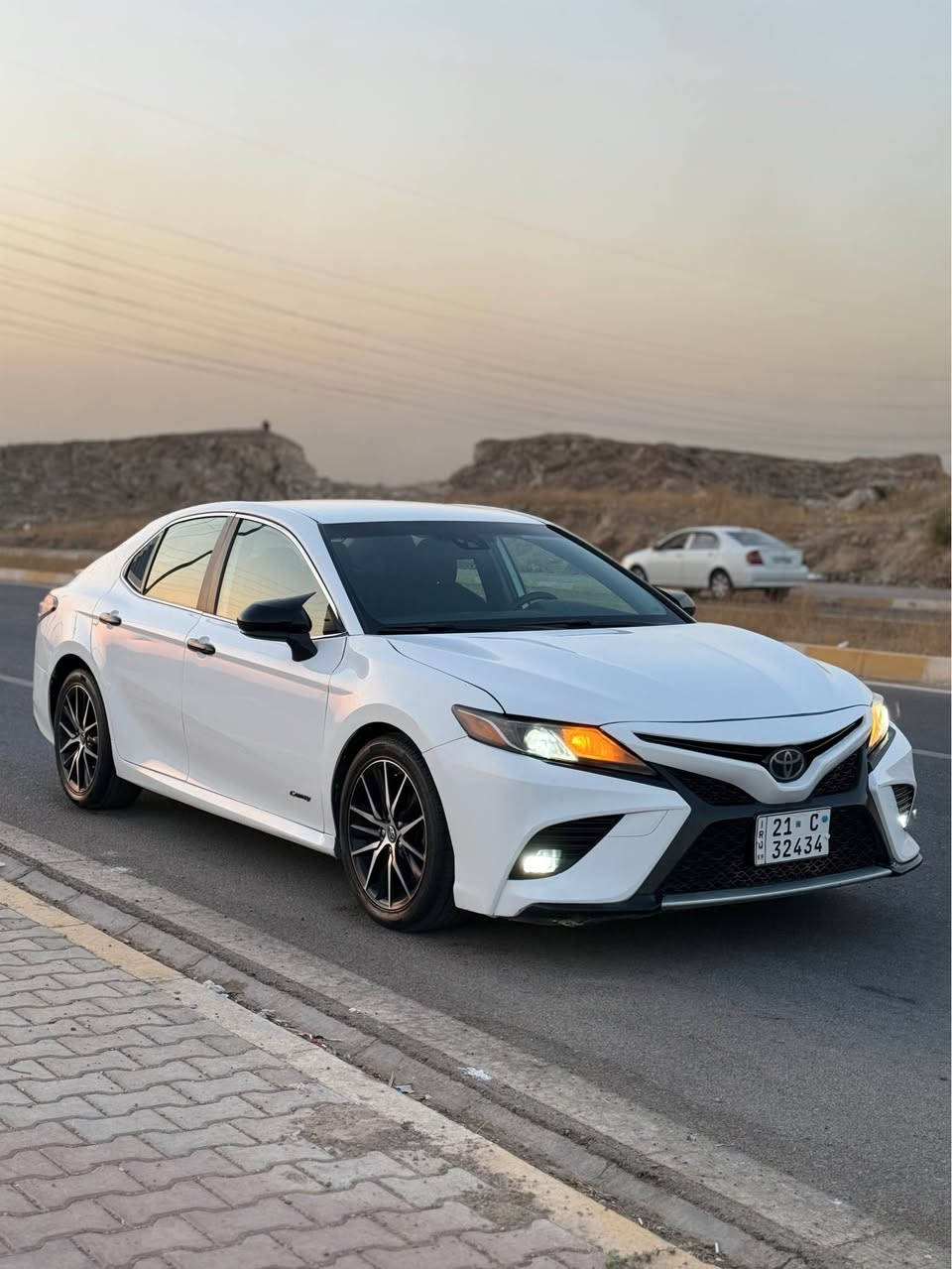 سلام عليكم 
تويوتا كامري امريكي
موديل 2019
مواصفات LE محدث SE
ابيض ثلجي 
رادار امامي
حساس خلفي
كشن كهربائية
تحكم ستيرن 
تحديد سرعة 
ECO
ماشية 139 الف حقيقي
سيارة بل امريكا بي بس جاملغ خلفي صبغ
بل عيراق جاملغ و بونيد صبغ صار
يعني بي ثلالث قطعة صبغ
بدون شاصي بدون ارباك 
سونار صور حادث رقم شاصي موجود بل منشور
4T1B11HK7KU241577 رقم شاصي 
كير محرك بشرط بدون صوت بخار مامفتوح 
تبريد صدرها تايرات كهربائيات كلة شرط 
سنوية رقم هزة كلة جديد لحد 2031
سعر 167$بي مجال
مكان كركوك
***********
*********** كركوك, العراق

نص مكتوب في الصور:
- 7:01 Toyota Camry 1 2019 Toyota Camry The average price is $5245 Free bid history copart and iaai » Toyota » Camry » Toyota Camry L 2019 White 2.5L 4 vin: 4T1B11HK7KU241577 Toyota Camry L 2019 White 2.5L 4 vin: 4T1B11HK7KU241577 BidFax.info Final bid: $9800 Auction: Copart SOLD Lot number: 32755770 Date of sale: 01.04.2020 en.bidfax.info Year: 2019