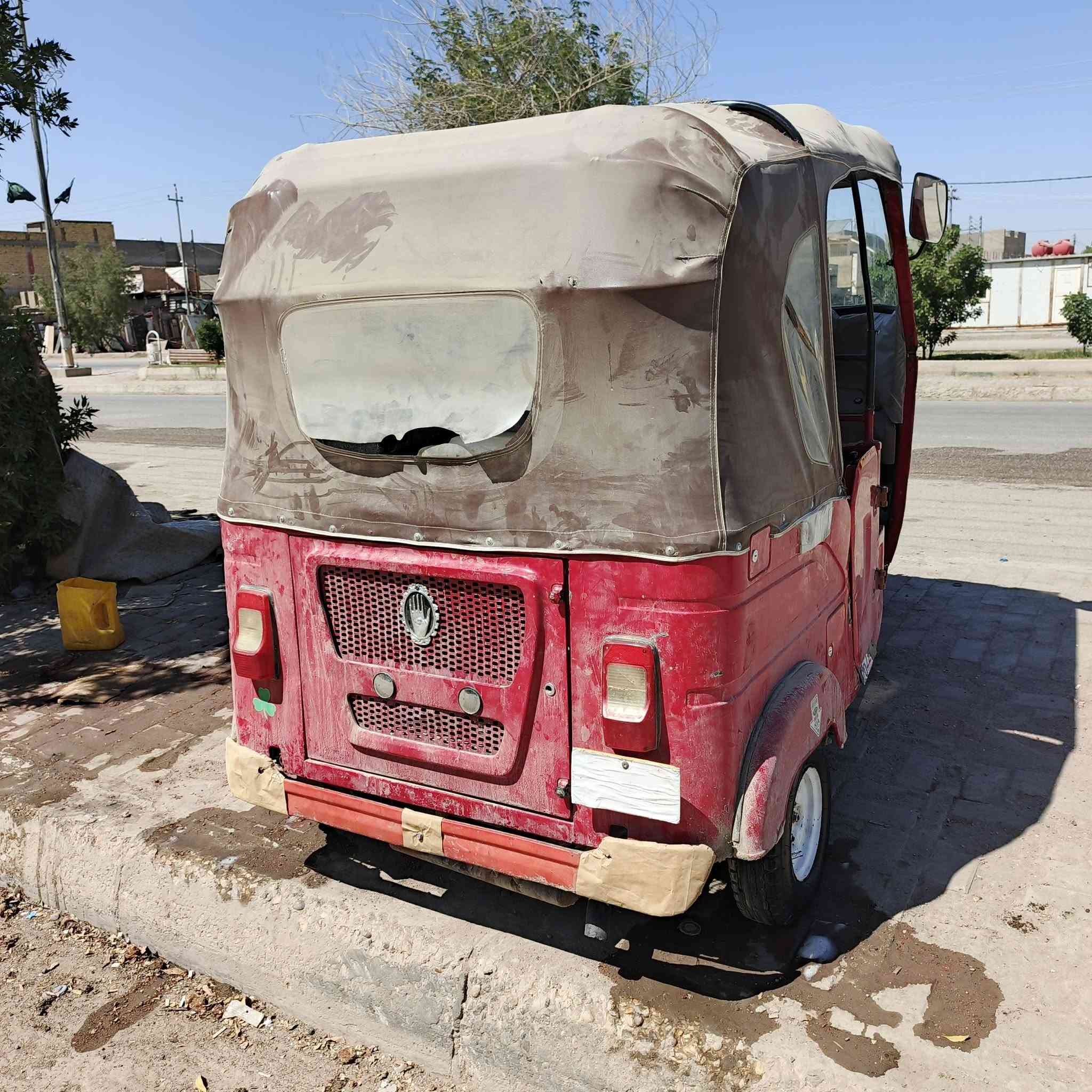 سلام عليكم تكتك للبيع موديل واحدوعشرين اوراق وصولي بيهه ضربه العنوان بابل الحمزه الغربي السعرابسته ونص وبيهه مجال الرقم ***********
