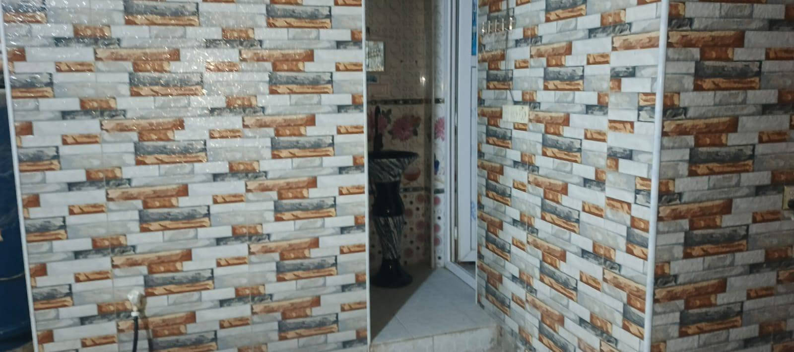 يا الله عرض مميز 
سلام عليكم بسعر مناسب 
بيت 115متر طابو زراعي سند 25 
طابقين 
الوجها 6متر 
خدمات كامله 
 يحتوي على غرفتين نوم وستقبال ومطبخ وحمامات داخليه وخارجية وكراج مال سياره 
كلش قريب على شارع العام حله كربلاء 
التفاصيل اكثر بالفيديو 
العنوان حله ابو غرق بحي ابو اسد

السعر والتفاصيل أكثر خاص او الاتصال على الارقام 
#ملاحظة# لمن يرغب في
 عرض عقار او ارضه طابو صرف او طابو زراعي عليه مراسلتنا او الإتصال
***********
***********
