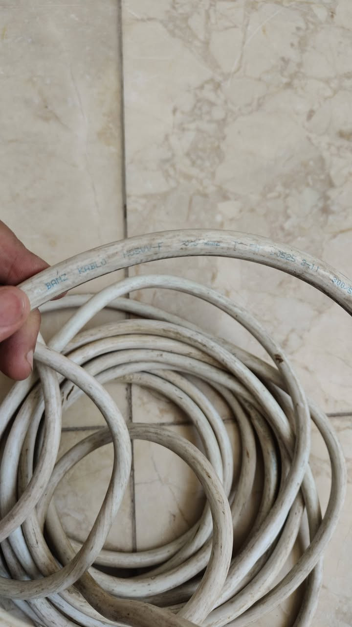 كل حاجه وسعره
اليحب يتواصل خاص 
***********
