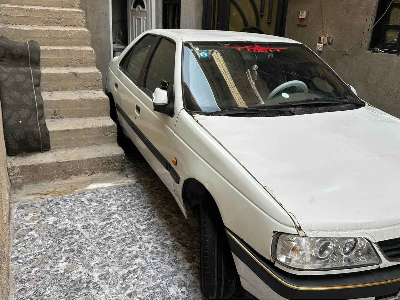سلام عليكم بيجو 405 موديل 10 محدثه بجم 14
مكفوله من لضربه بس ملكط خياسات وبيه رشات صبغ
سياره بسمي سنويته ل 2031 هزه جديده 
جاهزه من كلشي كهربئيات ضفيره كله جديده مسويله ادامه كامله من عبوه فيتبم من نوزلات من بلكات من حساس كرنك من جبن من قوايش وكله ع لبلاد وكلشي شغال بيه تبريد ❄️ ثلج لايت عالي ناصي زنون لعينه كله شغاله مابيه شي مايشتغل شاشه اندرويد اصليه لكاعيه جلد 
حداديه 100/75 تايرات نص عمر ومكينه ما مفتوحه ابد وبيه بدايت تبخير فقط  بكان بصره ابو لخصيب سعر 33 وبي مجال
تلفون *********** البصرة, العراق
