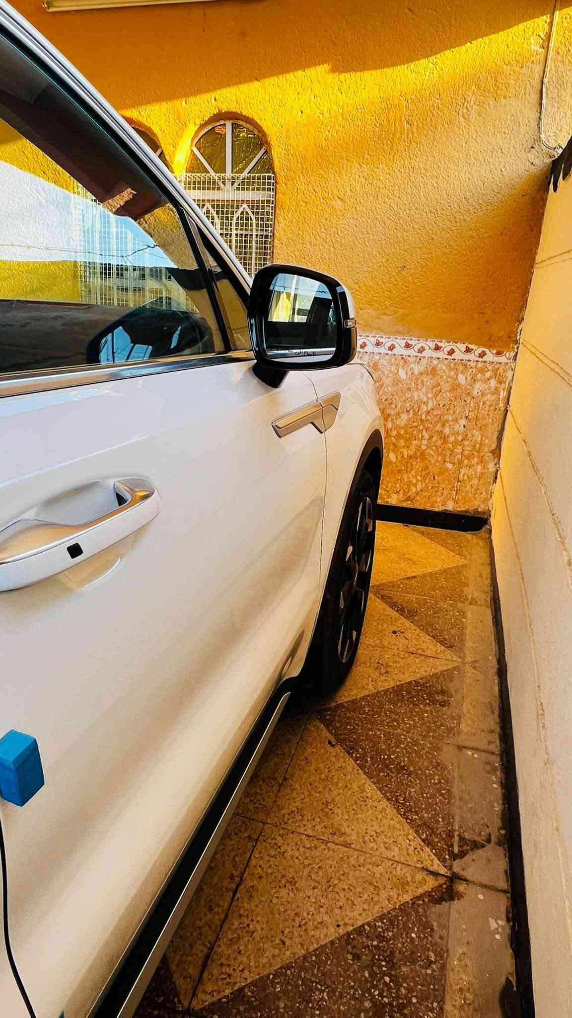 اسلام عليكم
بيع فقط 

سورنتو ٢٠٢٤ خليجي رقمها بغداد باسمي كفالة عامة 

. سيارة ٦ سلندر 

. ويل ٢٠ 

. ثلاث قطع تبريد 

. مقاعد مخمل كهربائي 

. كير ماوس 

. هاند بريك بصمه 

. وضعيات قيادة متعددة 

. حساسات ٣٦٠ درجة 

. كامرة دوارة 

. صندوق كهربائي 

. شفتات بل مقود 

. لايت امامي ثلاث عدسات 

وبعد بيها مواصفات 

سيارة مكانها ذي قار 

السعر ٢٩٠وبيها مجال 

للاستفسار *********** واتساب او اتصال او مراسلة الصفحة

