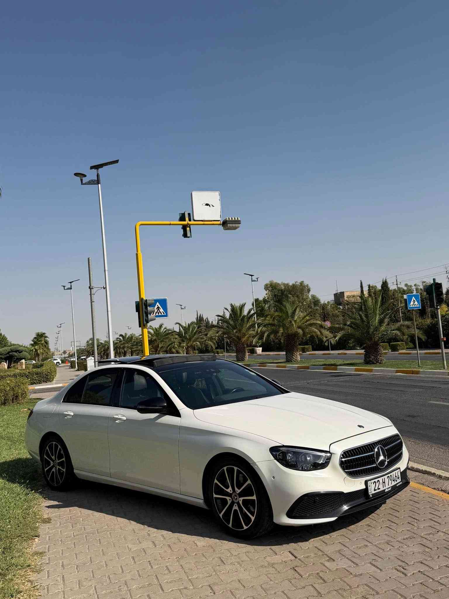 Mercedes E200 
2021 
2 Swec zaman 
Panorama 
Sanduq shaft 
Almani Zaman 
Be boyax 
Bas chand cheyak PDR HAYA fa7sakam post krdya 
120 hazar km royya 
Masafat full 
S3r 295
*********** أربيل, العراق
