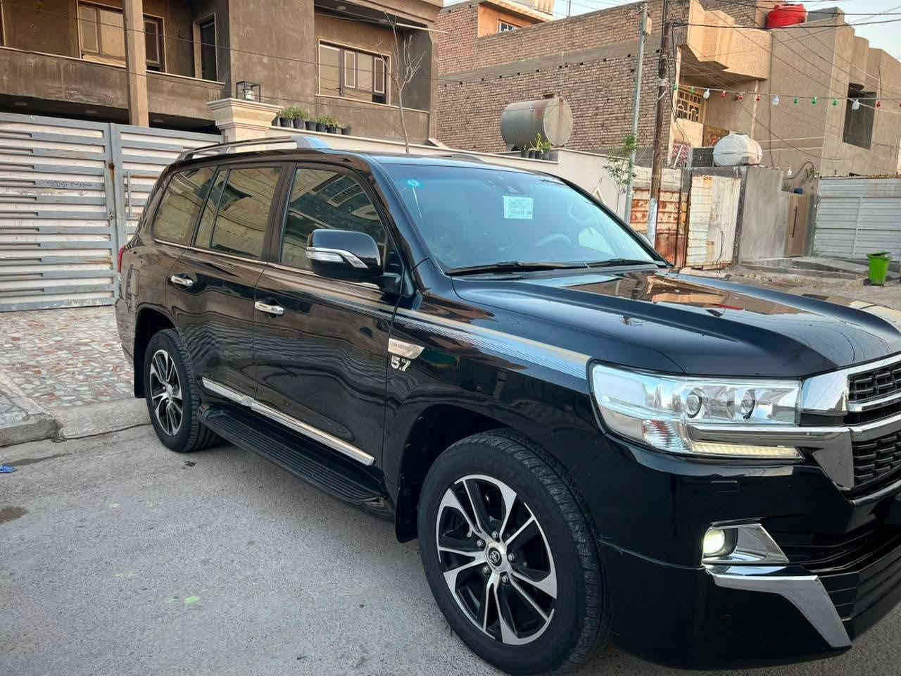 لاندكروز • ٢٠١٩ • رقم بغداد دولي