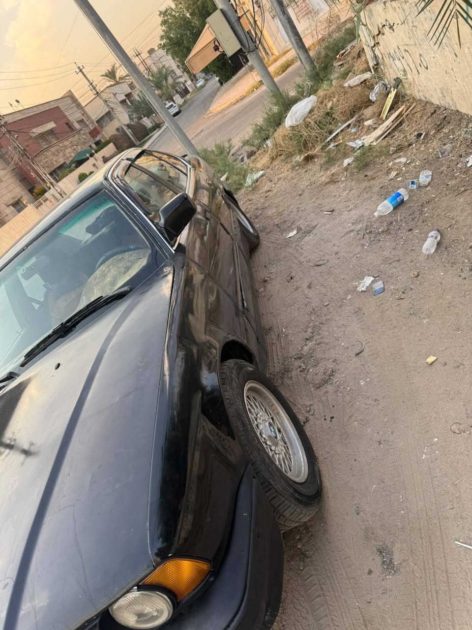 *من رخصة الأدمن المحترم 🌹*
*BMW 535 - موديل 1990*
 - بجم عريض

*المواصفات :*
🔹 تبريد ثلج يشتغل وية السويج شرط
🔹 كير أوتوماتيك مكفول
🔹 مكينة مكفولة
🔹 كشنات جلد
🔹 غرفة نظيفة 50%
🔹 رقم بغداد - شرط التحويل باسم المشتري
🔹 سيارة بدون أي خياس
🔹 مكفولة من الضربة القوية
🔹 لغود وشواصي كفالة عامة

*السيارة خير من الله، ونصبتها أحلى من الصور بالحقيقة.*

*السعر: 35 ورقة وبي مجال للطيبين*
*البيع أو المراوس*

*المكان: بغداد*
*الاتصال: ************

---
