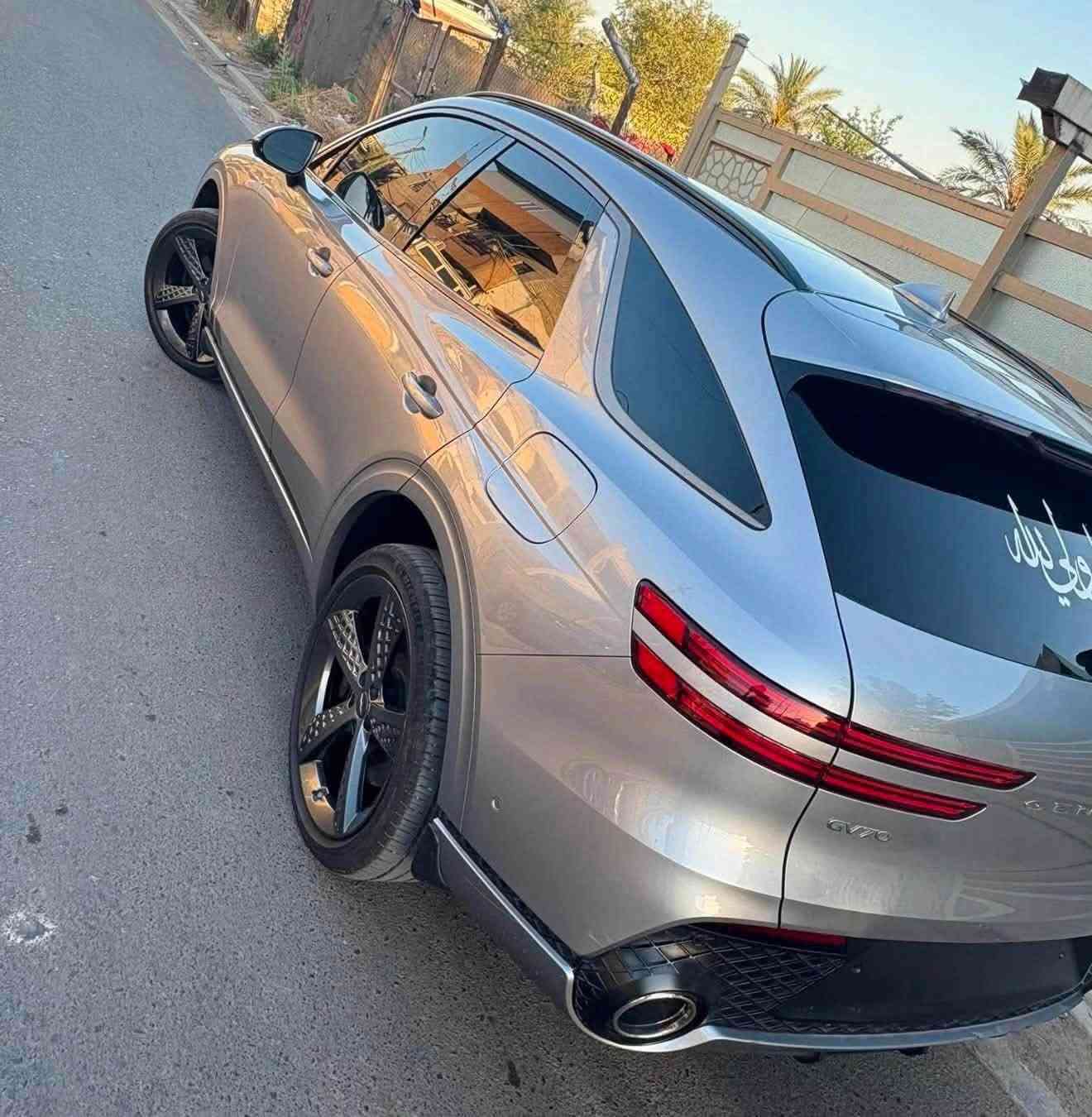 سلام عليكم للبيع جنسس موديل 2024 مرقم بغداد ابسمي Gv70 فول موصفات برستيج اربع سلندر خمس كامرات حساس امامي خلفي فول رادار امامي جانبي خلفي فتحت سقف بنوراما اناره محيطيه تبريد مقاعد مع تدفئة اوتو بارك صندوق كهرباء ستائر خلفيه ابل كاربلاي وباقي موصفات الجنسس المعروفه السعر 285 ورقه وبيه مجال العنوان كربلاء 
رقم الهاتف ***********
***********
