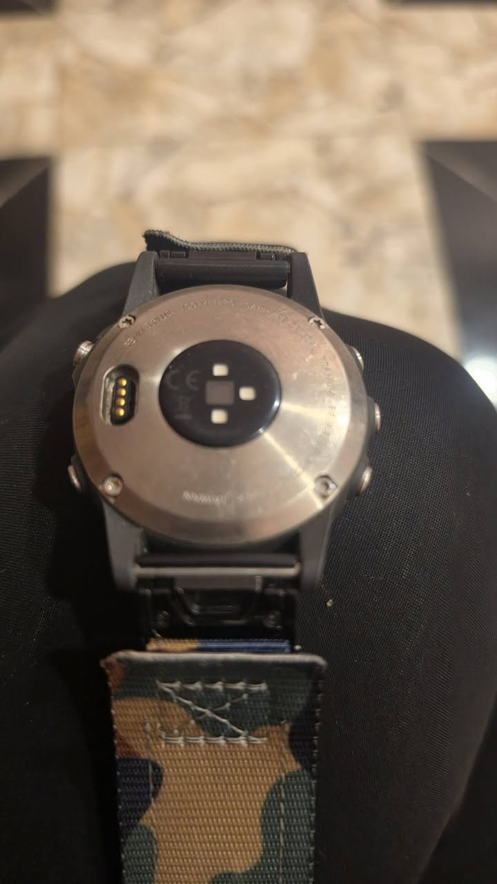ساعه كارمن 5 بلص  نضافه 95بالميه
السعر 100$ مكان ناصريه مركز 
***********
