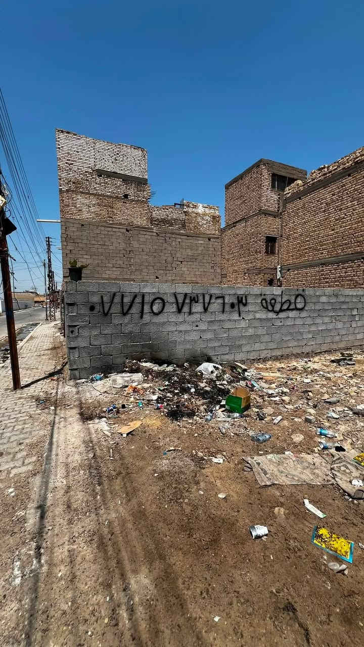 قطعه ارض للبيع مكان بلحسينيه مال راشديه يم المدارس بل 20لمقابيل عمارت المصري م100متر مربع ***********مبنيه سياج

