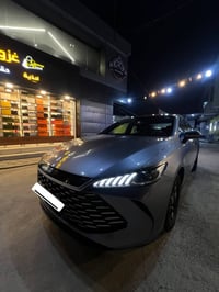 للبيع كن بلاص 2025 ماشيه 9500 الكلي سياره مكفوله كفاله عامه رصعه بالبا...