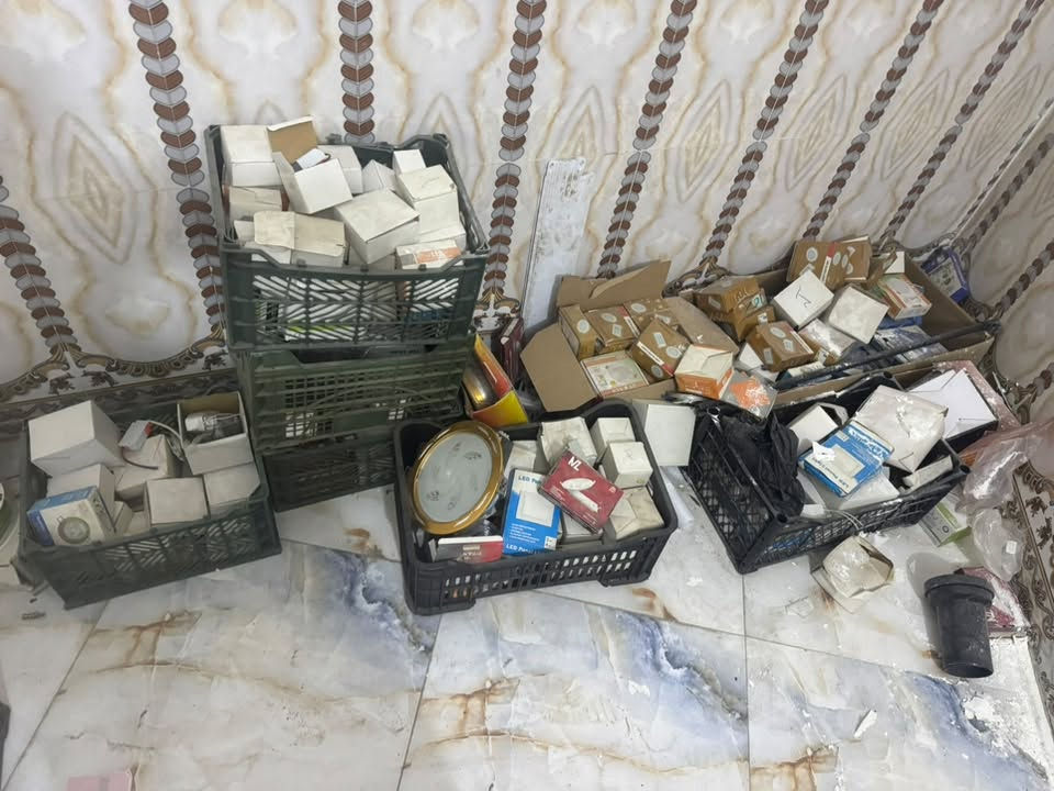 للبيع  غراض مكتبيه  بسعر مناسب 
للاستفسار ***********
