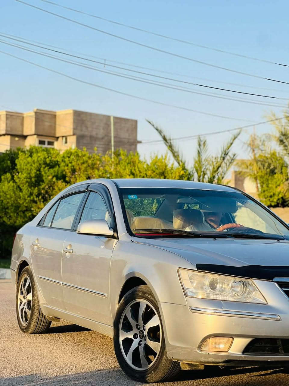 🚗 سوناتا 2010 (مقدس) للبيع
* الوارد: خليجي
 * اللون: سلفر 
 * الداخلية: مخمل
 * الرقم: بغداد (تحويل وسنوية جاهزة)
 * الحالة: كير ومحرك وشاصي بحالة ممتازة، تبريد شغال
 * الصبغ:  جامرلغ امامي السكن مصبوغ وبونيد مبدل بلاد 
يعني قطعه وحده صبغ 
💰 السعر: ١١٥ بيها مجال
📍 المكان: ديالى جلولاء ]
📞 للتواصل: ***********
