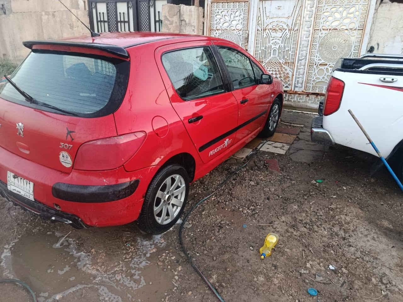 السلام عليكم للبيع بيجو فرنسي موديل 2005 سيارة جاهزه كير مكينة حداديه تبريد كله جاهزة مكفوله من الضربه بيه صبغ دوس اوقليل بل باب سيارة جاهزه السعر 42 مكانه حله الاتصال ***********
