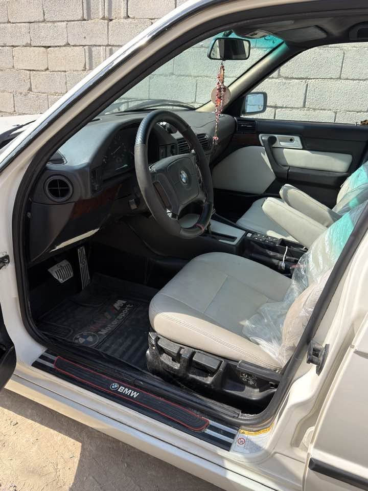 السلام عليكم bmw 525 موديل 1991 مكينه 6 مسكر بلاد عليها كزوز رياضي ويل رياضي سياره كلش نظيفه رقم اربيل بأسمي تحويل ثاني يوم كير مكينه حداديه كفاله كهربائيات تبريد كله شغال السياره مكان السياره ناصريه السعر 65 // *********** //

