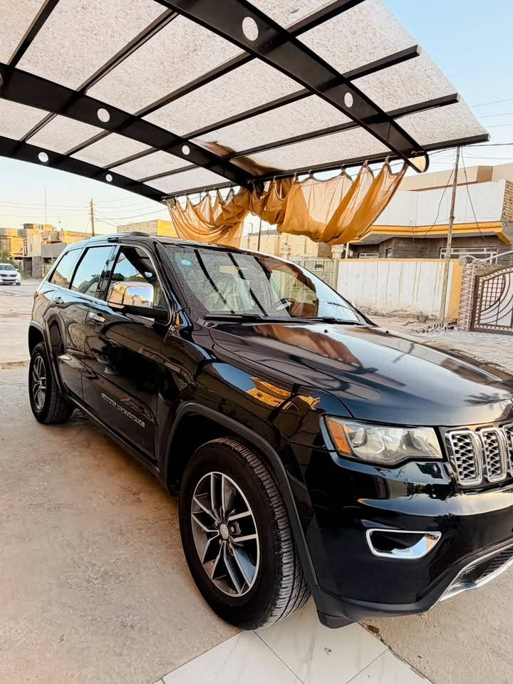 🚘 للبيع — Jeep Grand Cherokee Limited
▪️ موديل 2018

▪️ فول مواصفات عدا الفتحة

▪️ مري قلاب

▪️ حساسات خلفية

▪️ دخول ذكي

▪️ مواصفات عديدة

🔧 المواصفات والحالة:

▪️ تخم تايرات جديد

▪️ صدر أمامي وصدر خلفي جديد

▪️ ادامه عامة قبل أسبوعين

▪️ الممشى: 95 ألف

▪️ الضرر: خشم البنيد فقط

▪️ السيارة نظيفة جداً بمعنى الكلمة

📄 رقم بغداد — السيارة باسمي

💰 السعر: 190

وبيها مجال بسيط 

📍 العنوان: بابل 

📞 اتصال فقط:

***********

***********
