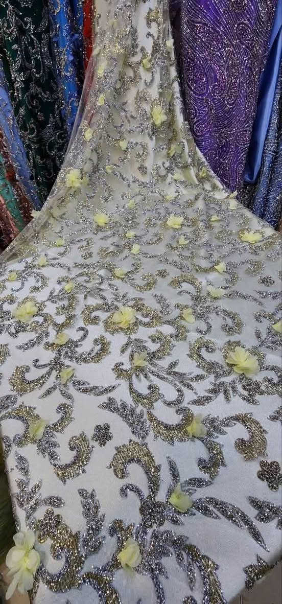 مساء العافيه 
كيبور حجز ورد بارز
ديالى/ المقدادية/ السوك القديم 
للحجز ***********

نص مكتوب في الصور:
- تصميم فستان عدل
- من قماش أقمشة ابو عبدالله
- المقدادية
- سوق القديم
- أناقة .. فخامة .. تفصيلة مختلفة
- من قماش
- أقمشة ابو عبدالله