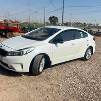 كيا سيراتو 2017 ماشيه 100 السياره بدون صبغ او تبديل  بيهة حالوب وبارد ...