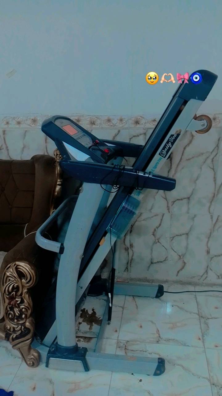 السلام عليكم جهاز مال رياضه يشيل اي وزن من 150 الى 200 كيلو جهاز نظيف يخبل جهاز بيه صعده جبليه السعر 300 وبي مجال للشراي اللي يريده يخليه يتصل عليه على رقم الهاتف ***********