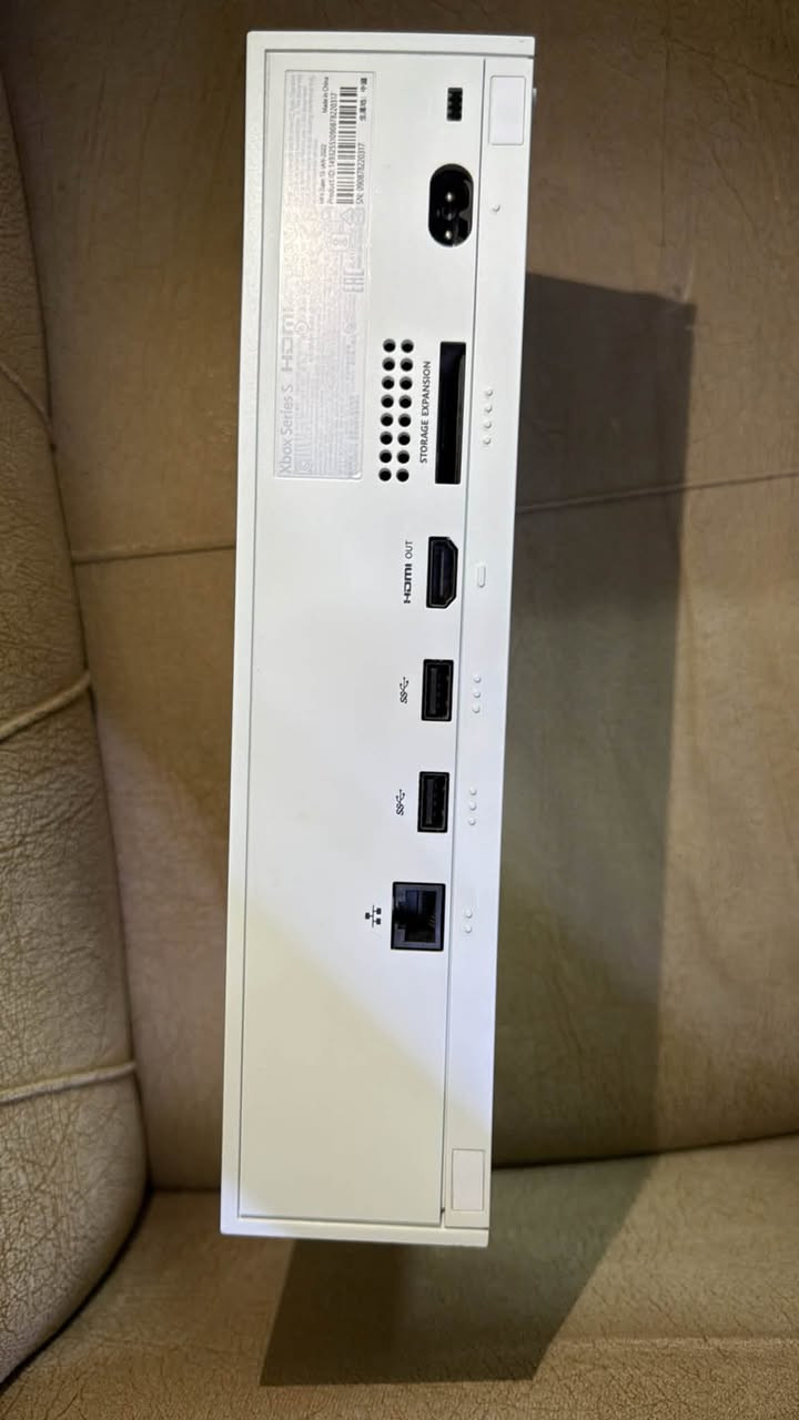 سلام عليكم
X-box Series s 

مستخدم نضيف وجهاز لوك ستيكر مع كامل ملحقاته الاصليه الكارتونه وغيره مع ups 850 الجهاز مثل ما موضح نضيف وغير مفتوح او داخل صيانه السعر (450) و بي مجال  للتواصل و الاستفسار ***********
