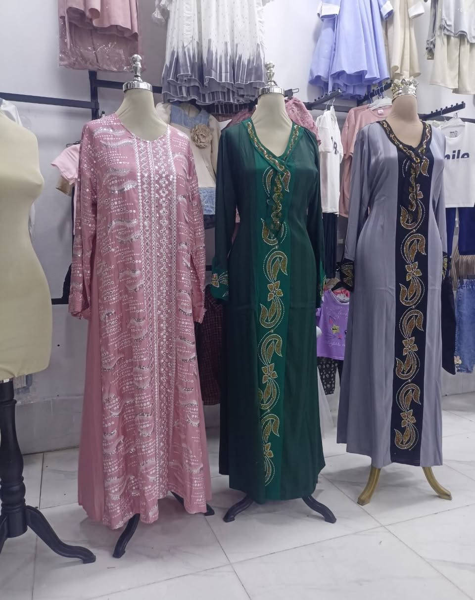 عەزێکان نرخی حەوت هەزار کابۆو کیلۆت قاتی مناڵانو  پێڵاو 5 هەزار کالای بچوک 4 شوێن کەلار هەرکەس ناونیشای ویست پەیوەندی بکا ***********
