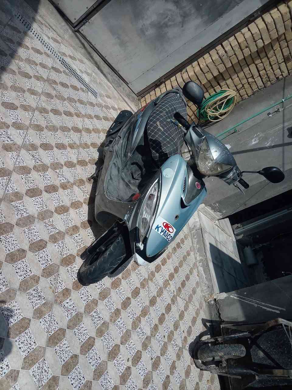 جي 4 دراجة حلوه وجاهزه ما مفتوحه الف ما تحط عليه مكانه ناصريه مركز السعر ٣٥٠ بيه مجال قليل ***********
