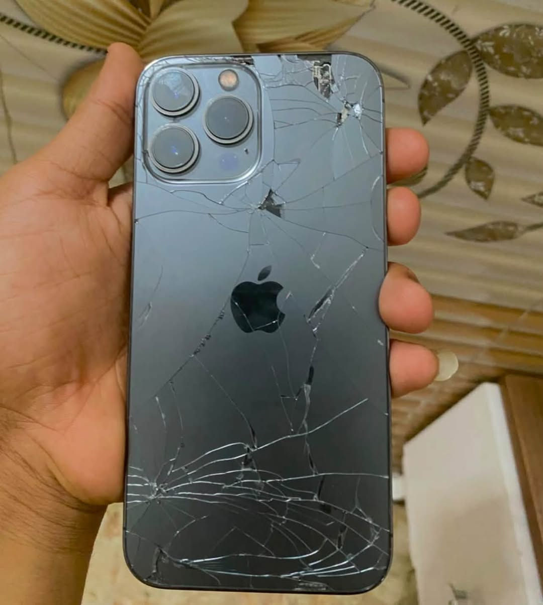 آيفون ١٣ برو ماكس • بطارية ١٠٠ • ذاكرة ٢٥٦
