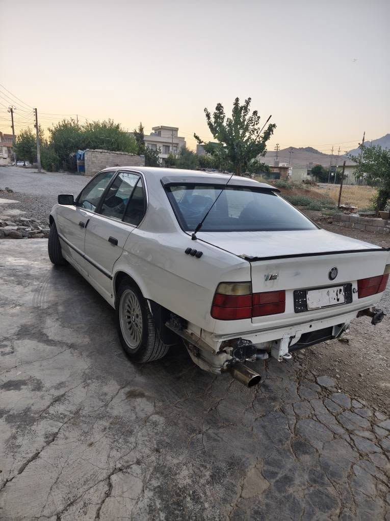 520BMWگێر عادی ئاڕم پلاستیک هەولێر تحویل پاکانەی کراوە گێڕ مەکینە تەقەو ڕەقە بەشەرت بێ بۆیاغ بێ ساردەکوتتەبرید چوارتایەی تازە لەژێردایە هەمو گیانی بەشەرت دەفرۆشم 
ژم *********** أربيل, العراق
