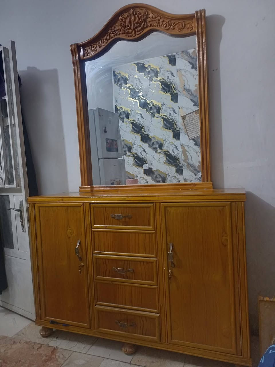 غرفه ٣قطع فقط نضيفه اي ضرار مابيه سعره ٦٥٠ وبيه مجال مكانه مدينه الصدر لتواصل واتساب ***********
