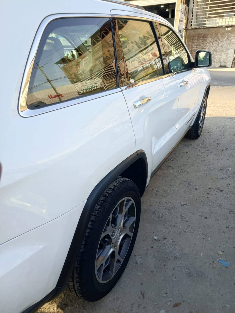 سلاام عليكم جيب وارد خليجي موديل 2019مكفوله كفاله عامه من صبخ وضربه وصور سونار موجود بل منشور سياره فول 1/1لمتدد بلاس ماشيه k97متر سياره بسمي رقم جديده وسياره أحله من صور مابيهه برغي نقص وسياره رجع وكرر كفاله عامه حته دعاميات سعر 260وبيهه مجال لشراي ما متواجد بل فيس رقمي ***********
