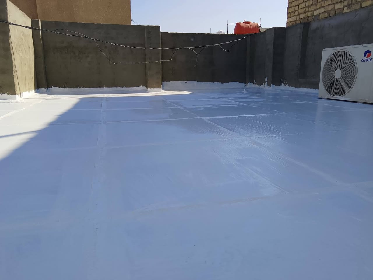 جهزتوا نفسكم لفصل الشتاء والامطار لو بعد..؟
عازل اسطح مطاط روف كوت ROOFCOAT معزز بالالياف 
_____________________
الخصائص والمميزات 
✅مقاوم للظروف الجوية .
✅طويل ألامد . 
✅مقاوم للتشققات .
✅مقاومة عالية للماء الامطار .
✅متانة متميزة وفائقة لحماية الاسطح.
 ✅مرنة اذ أنها تتمدد وتتقلص مع تغير درجات الحرارة .
 ✅تتمتع بدرجة عالية من الالتصاق بالمادة الخاضعة لفعلها.
✅تملأ وتسد الشقوق الرفيعة بطريقة محكمة دقيقة مكونة طبقة متصلة.
 ✅مقاومة للأشعه فوق البنفسجية ومصنعة بشكل يلائم حماية مادة البوليوراثان من التلف جراء الأشعة.
✅قوه الاتصاق ممتازة مع الاسطح .
✅يعمل على الاسطح البلاستيكية والسندويج بنل.
_____________
ضمان سنتين ✅
_____________
_____________
للاستفسار المراسلة على الخاص او الاتصال 
***********
_____________
بغداد المحموديه  
#لارطوبة_ولاتشقاق_بعد_اليوم
