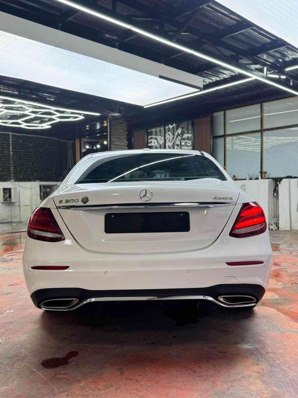 🚘 للبيع Mercedes-Benz E300 E-Class 2017

🔹 الممشى: 98 ألف مايل
🔹 اللون: — ابيض 
🔹 رقم اربيل 
🔹 الحالة: بدون حادث، بدون صبغ
🔹 فقط بارد بالجاملغ الخلفي والجاملغ الأمامي جدا بسيط 
✨ المواصفات:
• فتحة سلايت
• شاشة Widescreen
• نظام ملاحة
• مقاعد جلد
• تحكم بالمقود
• حساسات
• كاميرا خلفية 
• مرايا كهربائية
💰 السعر 25,500 دولار
📍 الموقع: بغداد
📱 للتواصل
*********** بغداد, العراق
