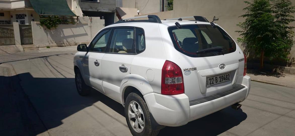 هۆندای تۆکسۆن 2009 یەک پارچەی بۆیاغە گێڕ و مەکینە و تەبریت بەشەرت سەنەوی و ڕەقەمی تازەیە سعری 100 وەرەقەو مەجال لەکەرکوکە سەیارەکە *********** كركوك, العراق
