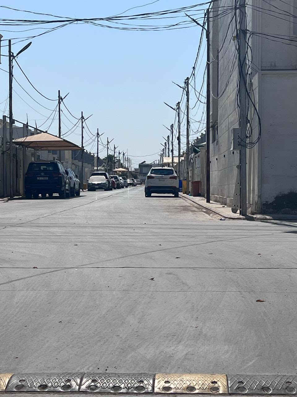 السلام عليكم بيت للبيع في مجمع الحسين تابع إلى ديوان الوقف السني يتحول عقد بأسم المشتري 
المساحة 150متر طابق واحد كامل كل الخدمات 
الموقع بعقوبة مقابل المحافظة المجمع اللي بظهر المحلات 
ايجار البيت داخل المجمع 500 الف للاستفسار الاتصال على الرقم 
***********

