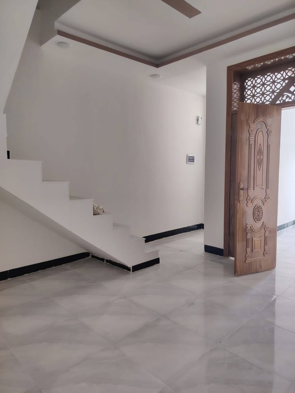 🏠 دار عدد 2 100م – النجف الأشرف
📍 بصف السوك مقابل ملحق قرية الغدير

🧱 طابوق جمهور | 🏗️ سقف كونكريت

🛏️ غرفة + ستقبال🛋️ صالة + 🍳 مطبخ + 🚿 حمام + 🌤️ منور    بناء حديث 

💰 40 مليون قابل للتفاوض

📞 ***********
