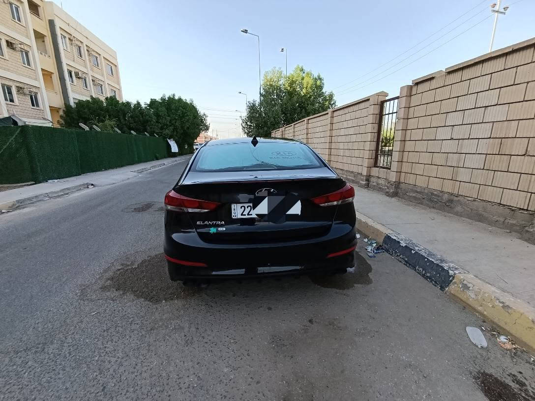 سلام عليكم
النترا موديل 2017 وارد امريكي 
رقم اربيل جديد دولي 
مواصفات فول عدى فتحه 
حادث فقط بنيد نفسه مصلح بدون تبديل ليبل واحد سياره 
وبيه سونار موضح 
كير محرك مامفتوح 
ماشيه 103
تبريد ثلج 
مكاني بابل 
سعر مناسب جوه سوك 
108 وبيه مجال للشراي 
للاستفسار *********** حلة, بابل
