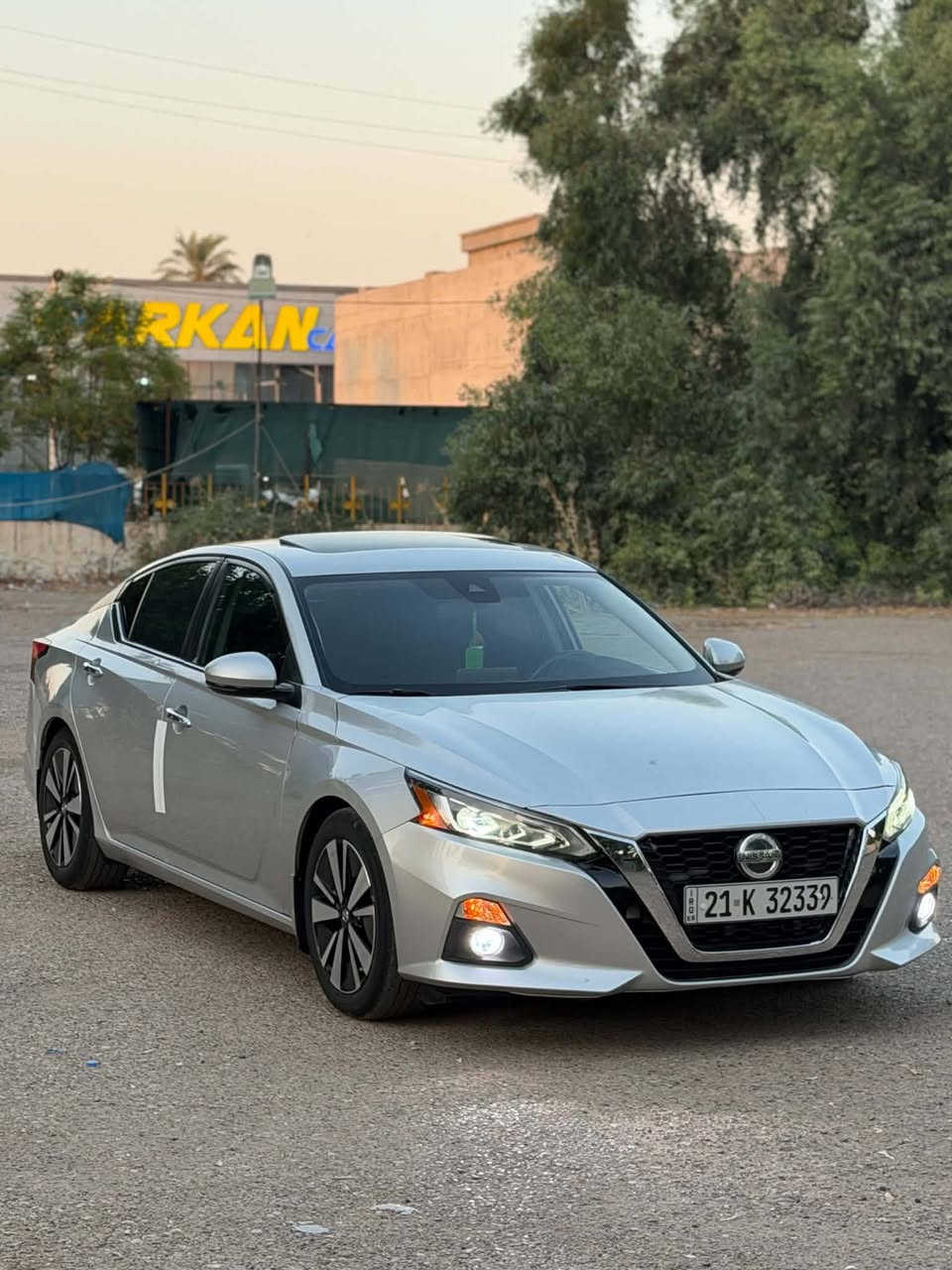 السلام عليكم تحياتي للجميع
⚡NISSAN ..Altima..2021.SV.Plus⚡
⚡نيسان...التيما..SV 2021پلاس فول الفول
......................................
الفئه  SV..Plus..
موديل 2021
لون سلفر
محرك 2500(تنفس طبيعي)
بصمة تشغيل
ابواب بصمة+ بصمة صندوك
تشغيل عن بعد
هاند بريك بصمة
أوتو هولد (auto hold)
فاتحة سقف (سلايت )
نظام قيادة أليه
رادارات 360° درجة
رادار امامي (توقف ذاتي)+تحديد مسار
رادار جانبي توقف ذاتي
رادار خلفي (توقف ذاتي)
كامره خلفيه
حساس خلفي
كشنات كهربائ
كشنات تدفئة
ستيرن تدفئة
شاشه كبيره (گار پلي)
فول تحكم ستيرن
كروس سرعة (مثبت سرعة)
أشاير مري جانبي
ويل كروم حجم 18
أكزوز رياضي (صالنصات رياضه)
لايتات فول زينون
................................................
سياره بيه فقط بونيد صبغ.. سونار مرفق داخل منشور 
كير محرك شرط الفحص
سيارة ماشية 65الف ميل
رقم سليمانية دولي سنويةرقم كل جديد لغايه2028 شرط تحويل
146ورقه بي مجال بسيط
مكان سياره ديالى.. خانقين .استفسار اتصال رقم الهاتف  
***********
