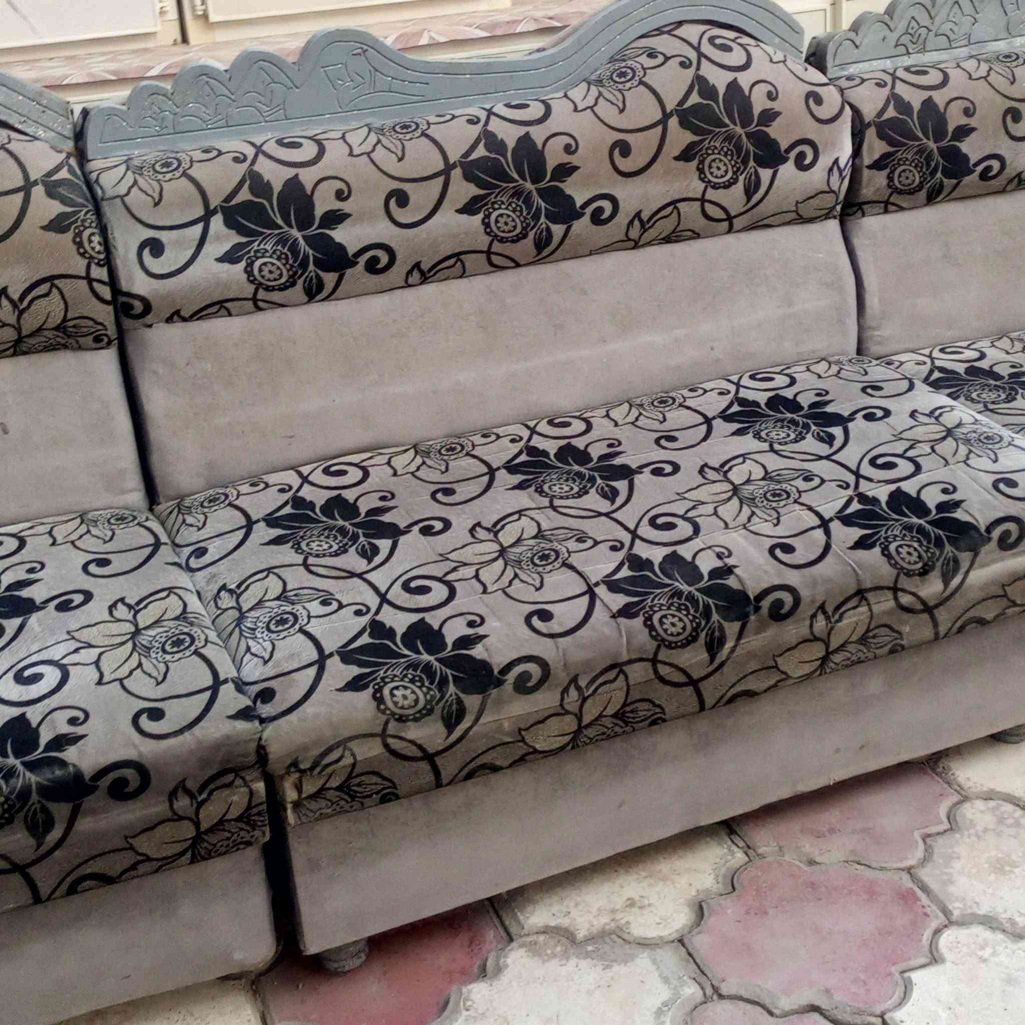 ديوان • ١١ مقعد • بابل الحمزه الغربي