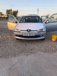 بيجو فرنسي • ٢٠٠١ • رقم بغداد دولي
