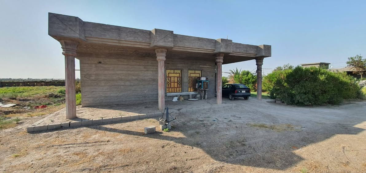 3دونم ونص طابو سند 25 بيهه 4بيوت بناء حديث مقابل جامع عثمان تبعد عن الدولي 700متر رايدهه 250كامل خدمات ***********

