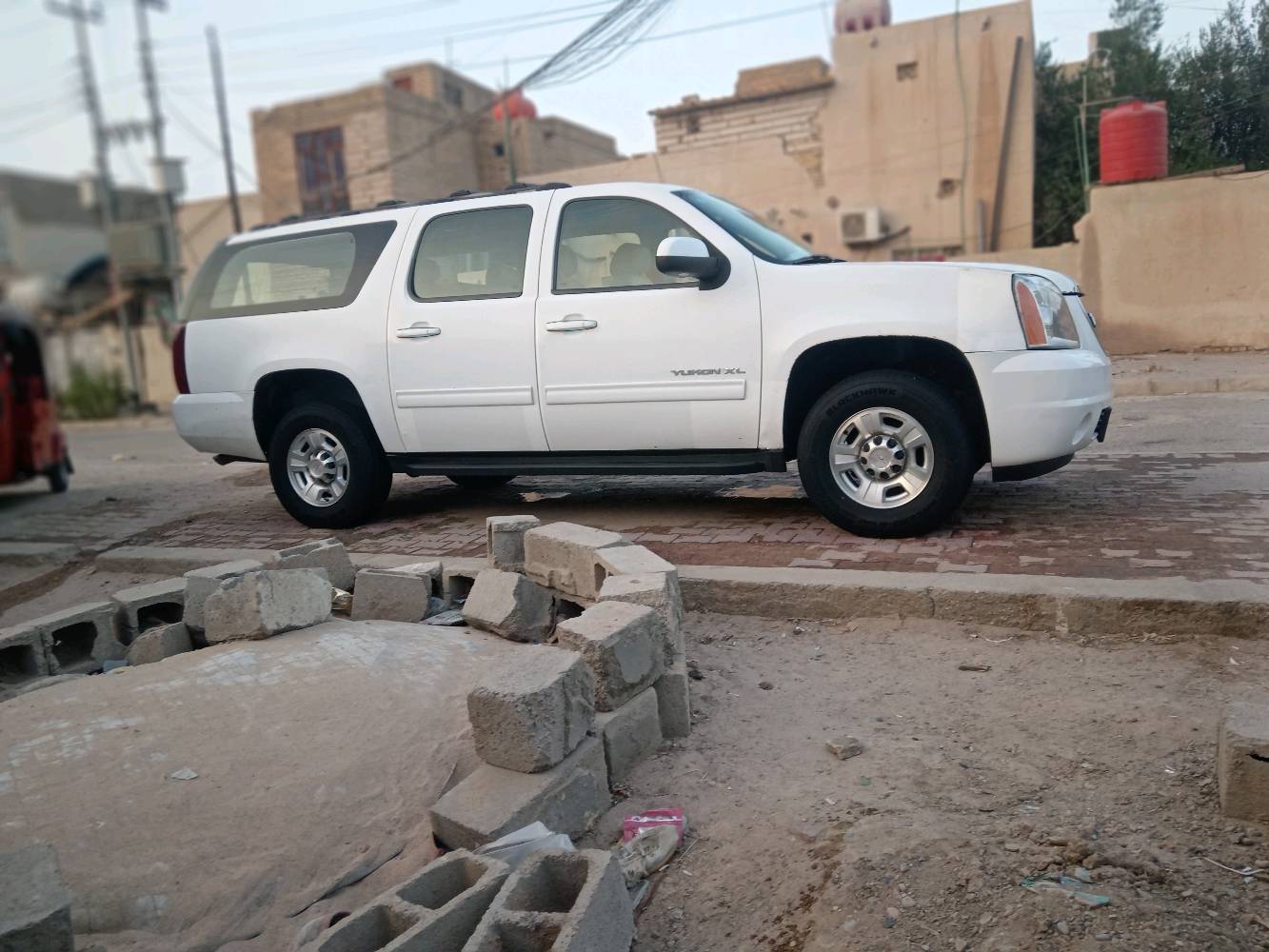 يوكن • دواخل عسلي • ٢٠١٠