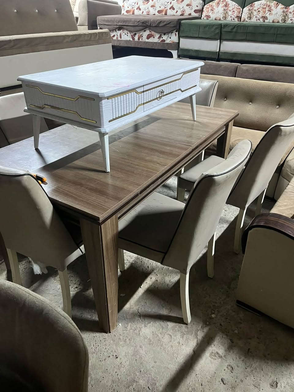 🍽️ متوفر ميز طعام
✨ نظافة فول وحالة ممتازة

📩 لطلب والاستفسار مراسلة الصفحة
📞 أو الاتصال على الرقم: ***********

📍 العنوان: تكريت – القادسية – نهاية شارع الكراج
📌 مقابل تنزيلات الباشا
