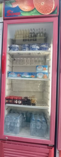 عارضة عامودية • ثلاجة عرض
