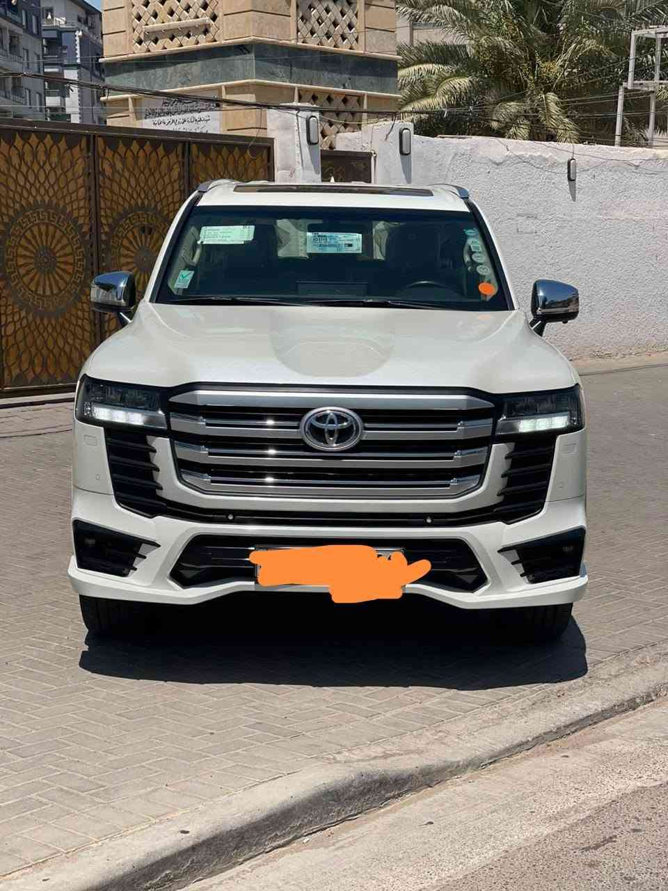 السلام عليكم للبيع لاندكروز موديلGXR2023 تنفس طبيعي السياره رقم بغداد كفاله عامه يرهم نقد او مده نص بنص ***********
