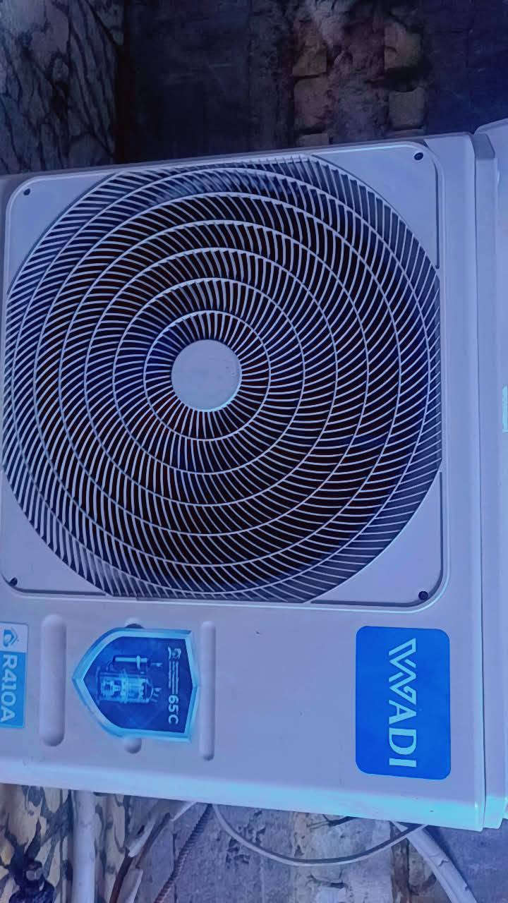 سبلت الوادي للبيع جهاز نظيف جدا السعر 450 مكاني مدينه الصدر سبلت بي تيربو غاز 410 رقم التليفون ***********
