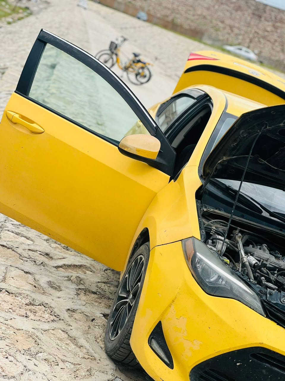 سلام عليكم كورلا موديل 2019 لون تكسي رقم  قديم بغداد شرط التحويل نقابه صفر  موصفات SE رادار حجر صالنصه تحكمات ستيرن تثبيت سرعه شفتات ستيرن شاشه جبيره كامره لايت زنون ابيض كشانه جلد صدر تخم تاير كله جديد كير محرك شرط سياره ماشيه 105 سياره كلين بمعنه الكلمه بيه بار شبرر و4 اصابع بل جامرلق السعر 157 وبيه مجال بسيط عنوان السياره كركوك عمل الشعبي ***********
