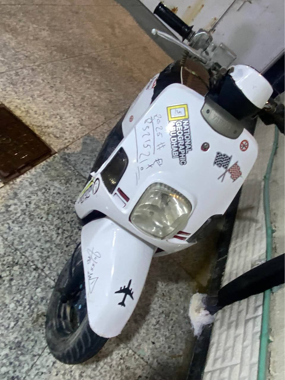 دراجه بوليسي مغلفه ابيض غلاف كلشي شغال كهربيات يراد اله باتري بس تشتغل سلف جيب باتري وياك وفحص سعره 550 بيه مجال قليل حك جيتك 
*********** البصرة, العراق

