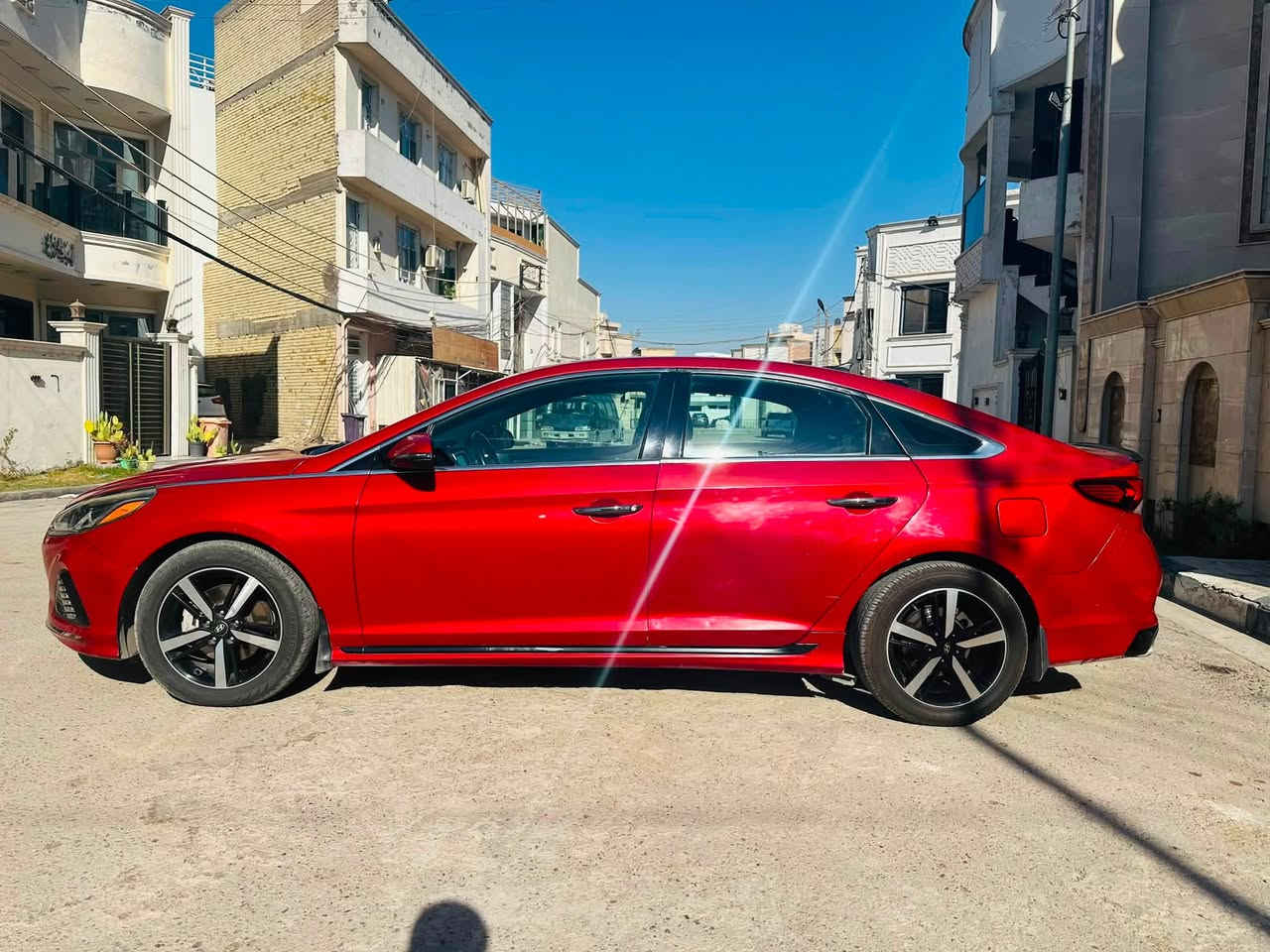 مساء الخير 
للبيع سوناتا 2019 sport GDI
محرك 2.4 ماشيه 87,000 ميل رقم اربيل كشنات نصف جلد كاميرا خلفية فتحة سقف بصمة شاشة رادار شاحن لاسلكي ضربتها چاملغ خلفي وباب وحادثها زين مو قوي وموجوده صورة الحادث والدعامية الامامية البلاستك مبدلة هم سعر السيارة 15,500 يعني 155 ورقة ليحب يتفضل على هذا الرقم ***********
