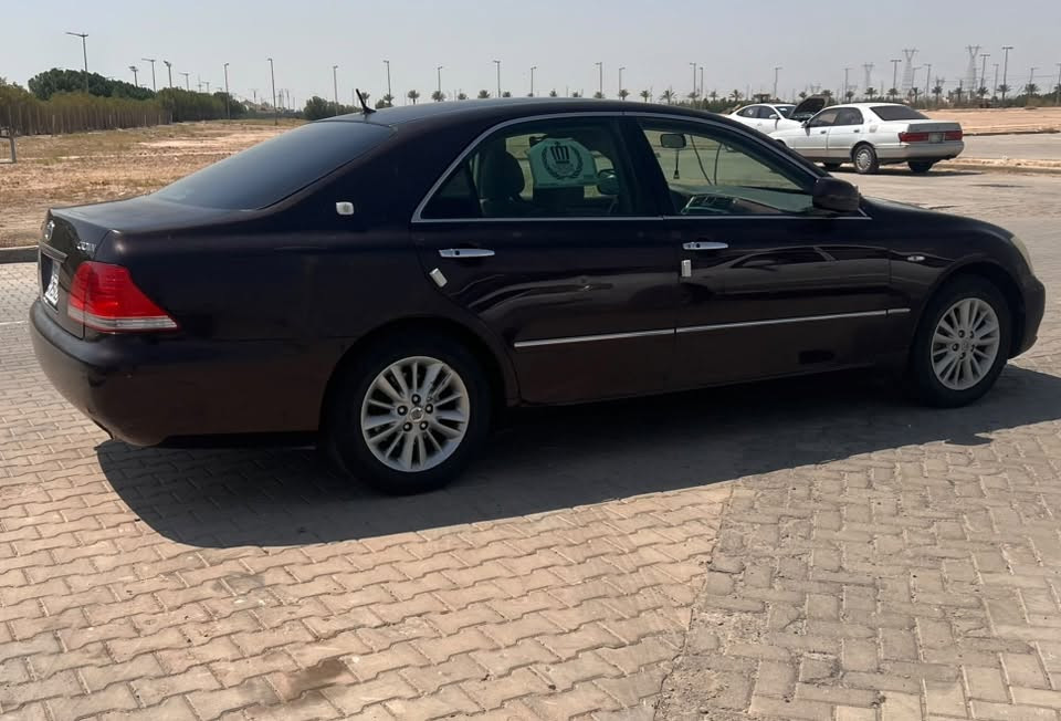 شاهينه
كصه جنطه
متومه طبق الاصل
ارقام انكليزي
تبريد ثلج
دواخل عسلي
لايت يصعد وينزل
جاهزه
السعر ٣٣ بيهة مجال

‭***********‬
