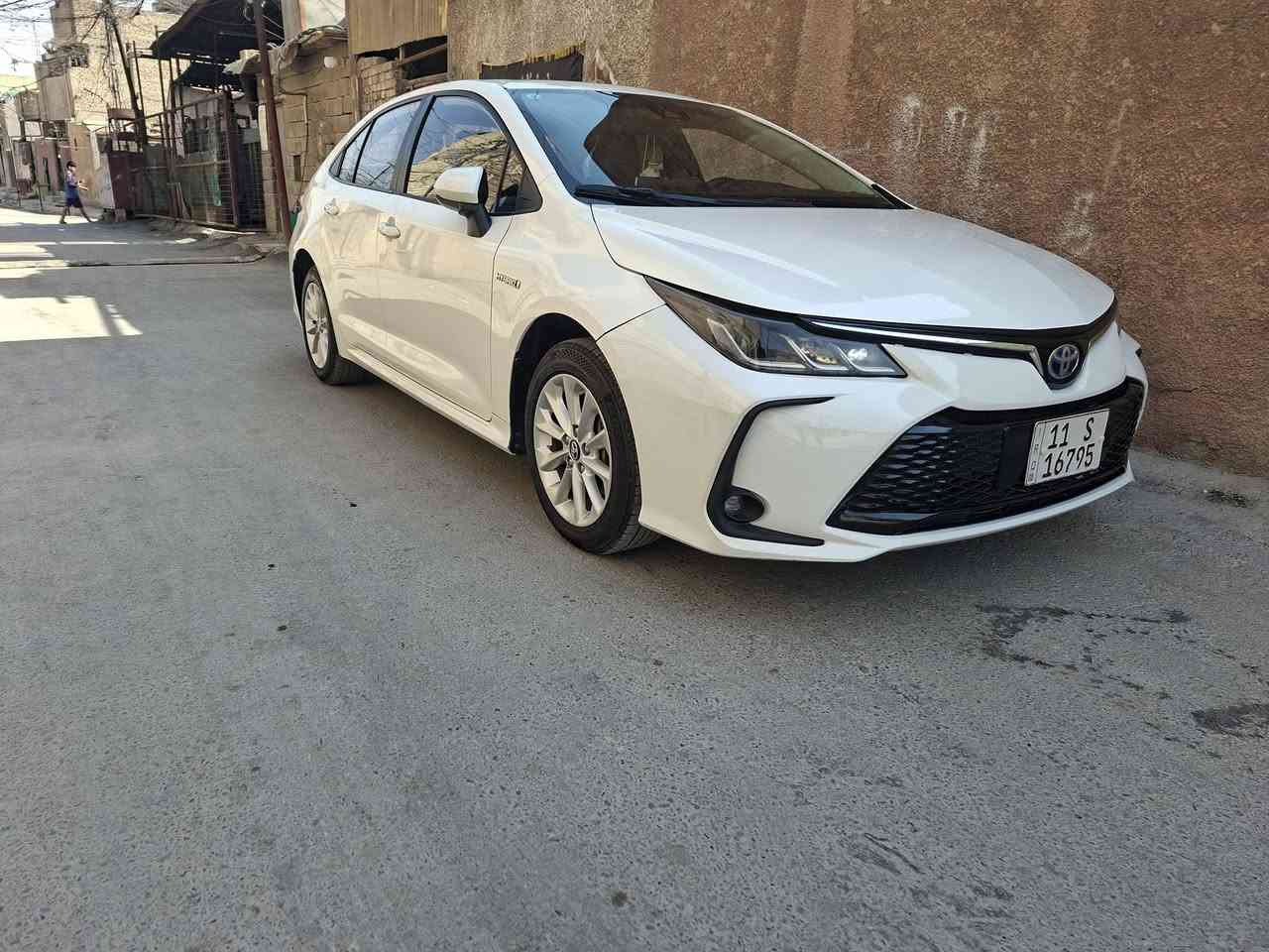 سلام عليكم كولاه هايبرد موديل ٢٢ ماشيه ١٢٠ السياره على وضع الشركه السياه بيه باردات شي قليل السياره بسمي هزه وسنويه ورقم كله جديد شرط التحويل السياره سوناره وياه رقم الهاتف *********** مكان السياره مدينت الصدر
